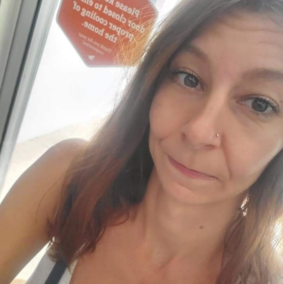 Meet your Posher, Jacqueline - Picture 2 of 2